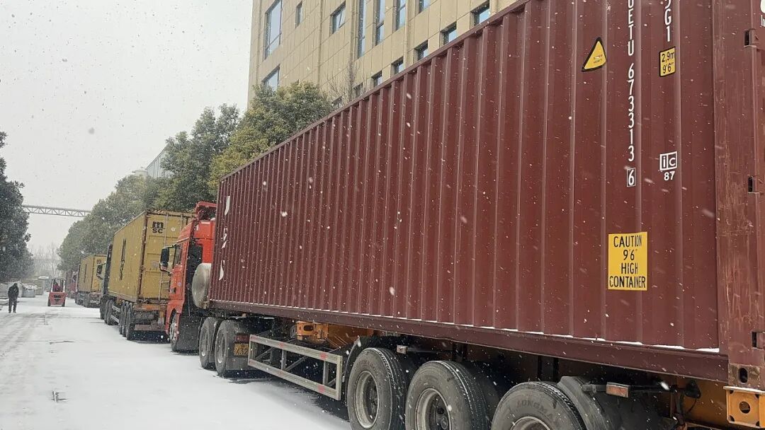 寶潤(rùn)達(dá)10000㎡鋼構(gòu)墻板+頂板發(fā)往斯里蘭卡